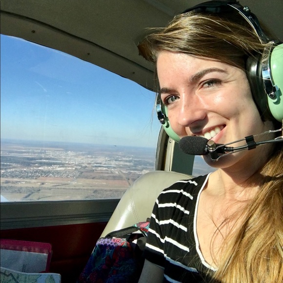 Meet your Posher, Addison - Picture 2 of 3